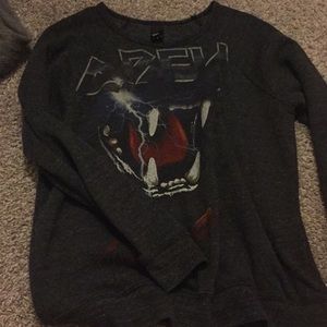 Obey pullover